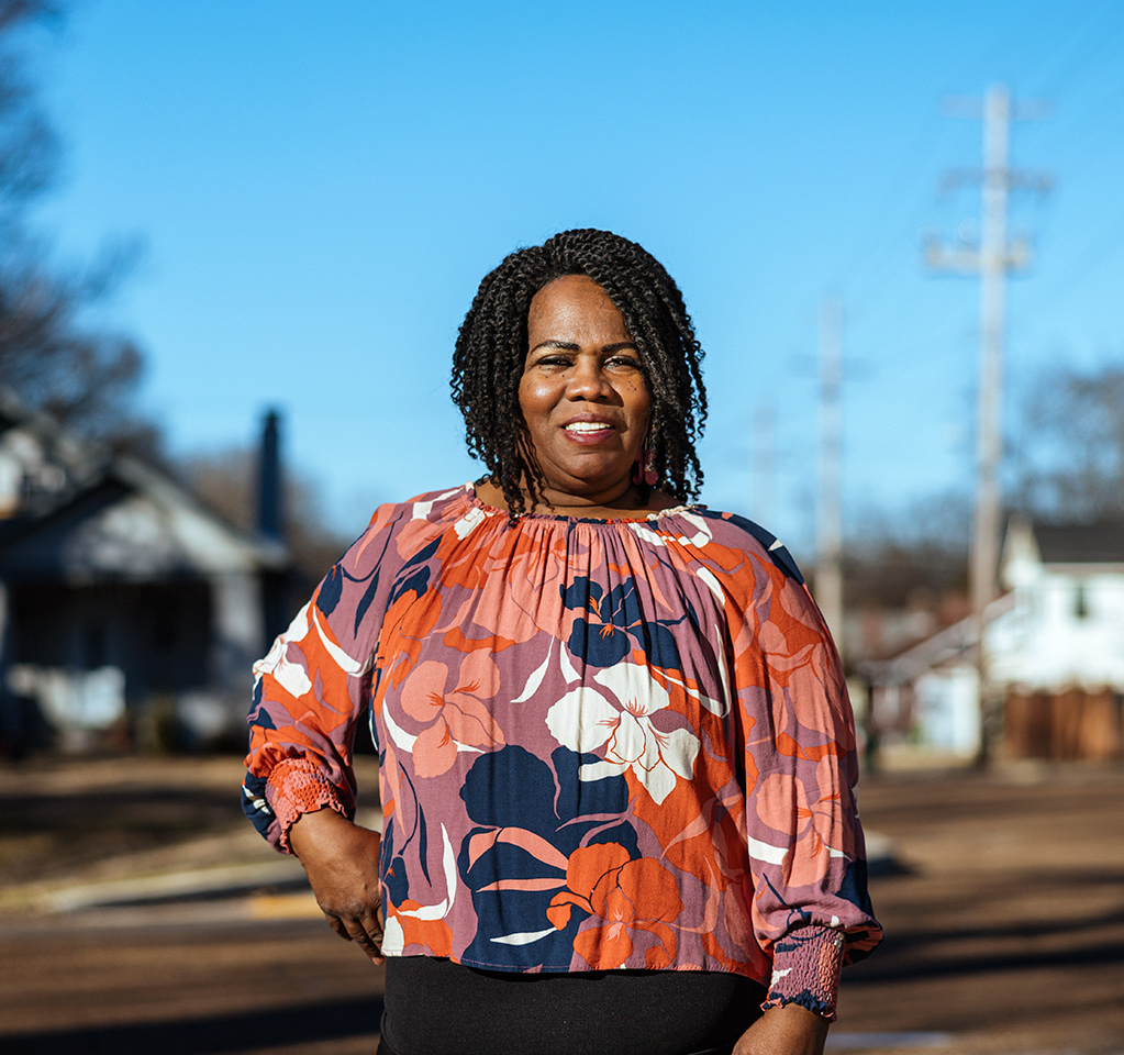 Picture of smiling UPS employee Karen Johnson