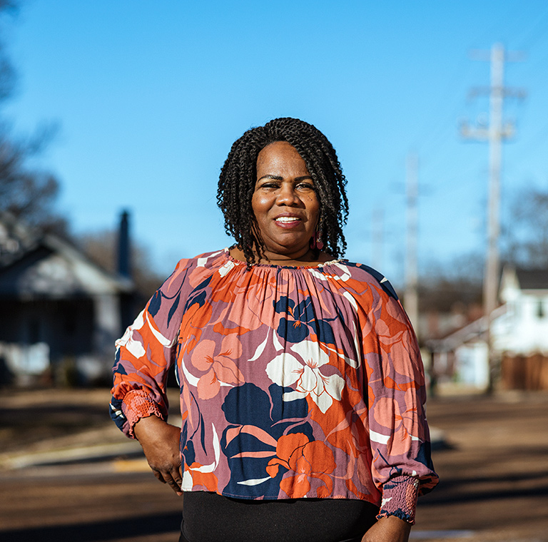 Picture of smiling UPS employee Karen Johnson