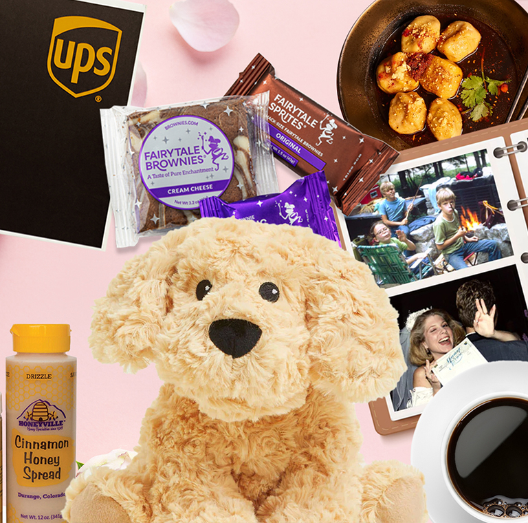 Uma colagem com uma caixa da UPS, lanches, um ursinho de pelúcia, uma xícara de café, potes de mel e um álbum de fotos aberto