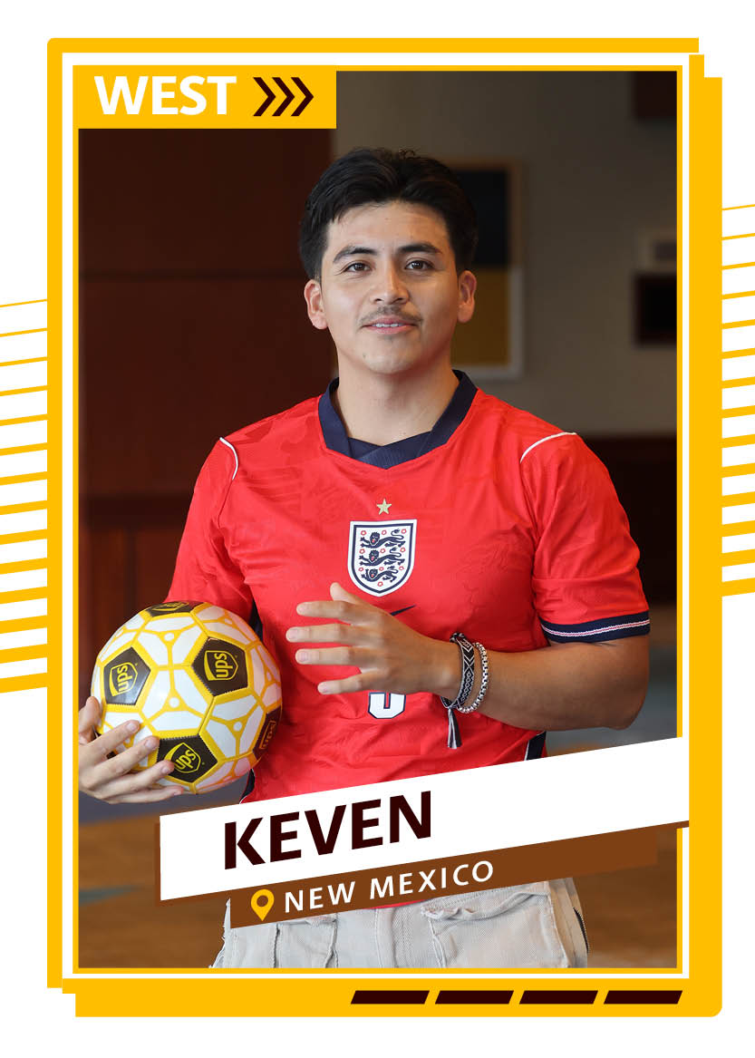 Fan souriant de football Keven du Nouveau-Mexique