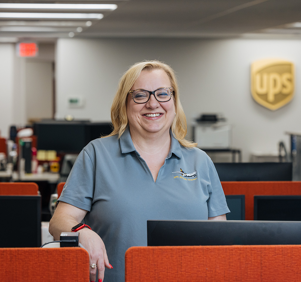 Entorno de oficina con la marca UPS visible